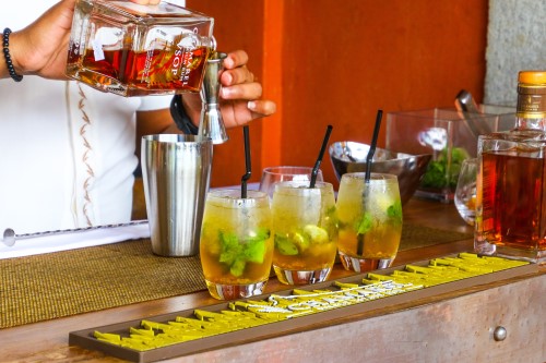 Barmen - Barmaid